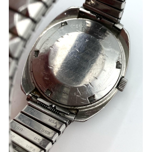 322 - A Vintage Opera Automatic Gents Watch. Expandable strap and stainless steel case - 39mm. Two-Tone di... 