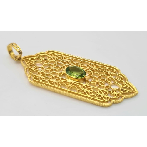 279 - A Gold Plated 925 Silver Edwardian Openwork Filigree Peridot Pendant. Peridot 2.20 Ct, Diamonds 0.10... 