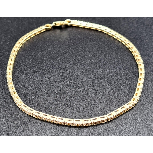 103 - A Pair of 14k Yellow Gold Pierced Link Bracelets. 19cm.
10.87g total weight.