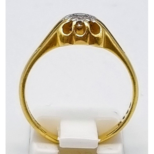 174 - An 18K Yellow Gold Diamond Solitaire Ring. Size P.
3.86g