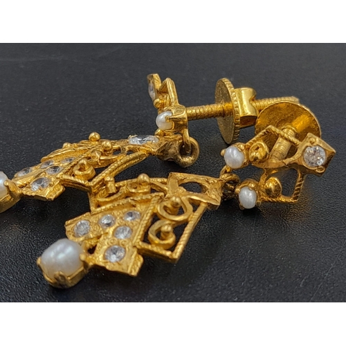 2 - A LARGE MIXED LOT OF GOLD JEWELLERY TO INCLUDE:  6 X 22K GOLD NECKLACES  192.9gms
6 X 22K GOLD CHAIN... 