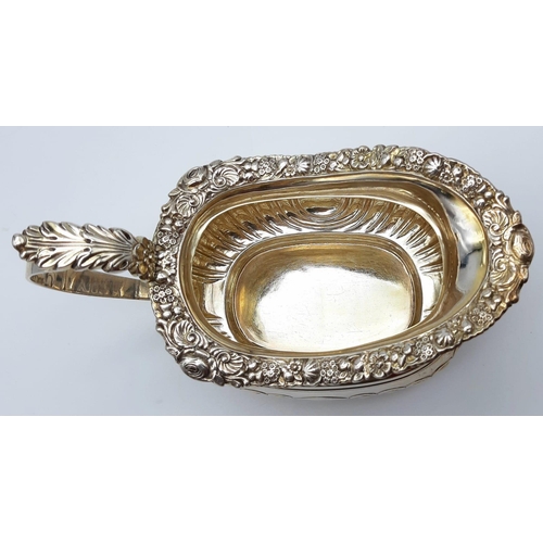 480 - A GEORGIAN HALLMARKED SILVER SAUCE BOAT WITH ORNATE LIP AND CLAW FEET , VERY NICE CONDITION. 222gms ... 