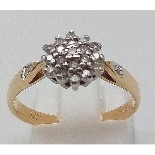 976 - 18K YELLOW GOLD DIAMOND CLUSTER RING. 0.25CT. SIZE N. 3.2G