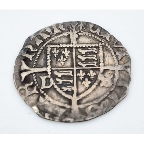 240 - A Henry VII Hammered Silver Penny. 1485 - 1509.
0.67g. Please see photos for conditions. As found.