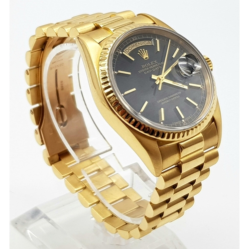 22 - A gents, 18 K yellow gold ROLEX, oyster perpetual, Day Date, 1997 model in very good condition and w... 