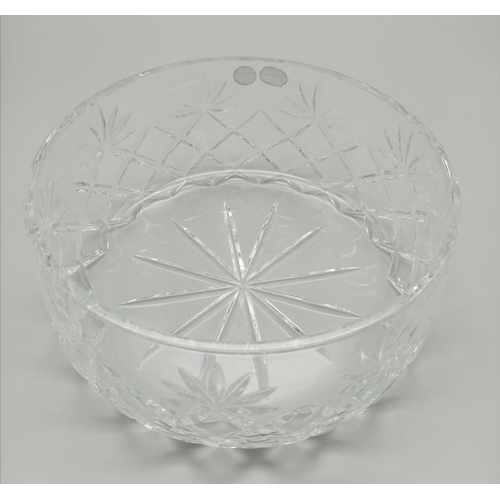 597 - A BOHEMIA WINDSOR FINE CUT LEAD CRYSTAL FRUIT BOWL IN SATIN LINED PRESENTATION BOX. 9 cms tall and 1... 