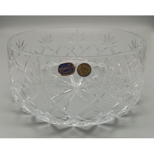 597 - A BOHEMIA WINDSOR FINE CUT LEAD CRYSTAL FRUIT BOWL IN SATIN LINED PRESENTATION BOX. 9 cms tall and 1... 