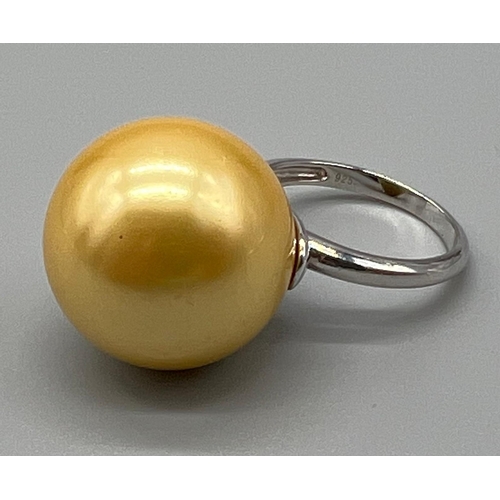 291 - Excellent Condition Sterling Silver Large Golden Pearl Set Ring Size Q