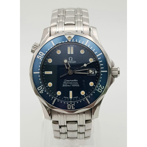 7 - OMEGA SEAMASTER BLUE DIAL AND BEZEL QUARTZ DIVERS WATCH, 36MM CASE  
IN FULL WORKING ORDER SERVICED ... 