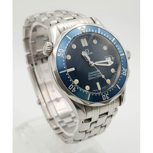 7 - OMEGA SEAMASTER BLUE DIAL AND BEZEL QUARTZ DIVERS WATCH, 36MM CASE  
IN FULL WORKING ORDER SERVICED ... 