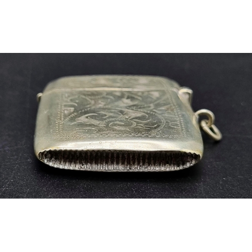 1000 - An Antique Silver Plated Vesta Case. Hinge works well.
4.5 x 6cm.