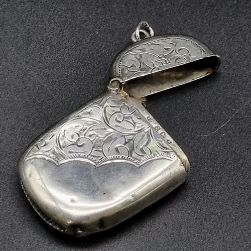 295 - An Antique Silver Vesta Case. Hallmarks for Birmingham 1906. Hinge works well. 3 x 4.5cm