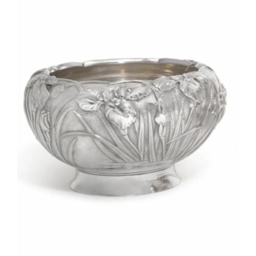 528 - A Japanese solid silver bowl Miyamoto Shoko, Tokyo, early 20th century
14cm. diameter.
413.5 grams