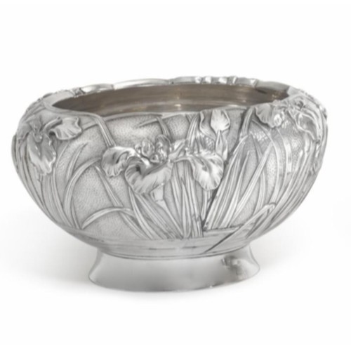 528 - A Japanese solid silver bowl Miyamoto Shoko, Tokyo, early 20th century
14cm. diameter.
413.5 grams