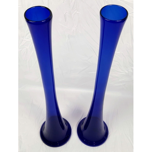 206 - A Pair of Extra Tall Cobalt Blue Vases. 80cm tall.
The winning bidder should probably pick these up ... 