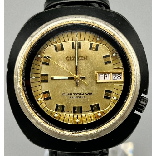 4 - A Vintage Citizen Custom V2 Automatic Gents Watch.
Leather strap. Case - 45mm. Gilded dial. Day/date... 