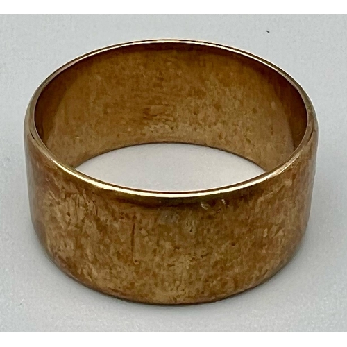 50 - A Vintage 9K Yellow Gold Band Ring. Size S. 6.8g.