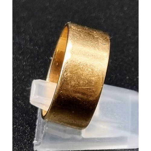 354 - A Vintage 9K Yellow Gold Band Ring. Size R. 6.73g.