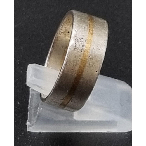 729 - A Vintage Silver Band Ring - With a streak of gold running through the centre. Size S. 6.91g total w... 