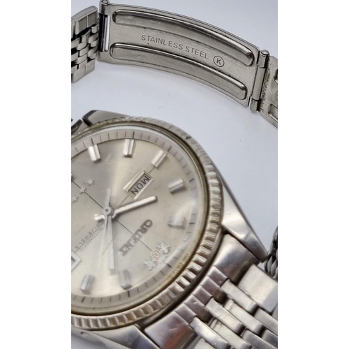 17 - A Rare Vintage Orient Automatic Gents Watch. Stainless steel strap and case - 38mm. Silver dial with... 