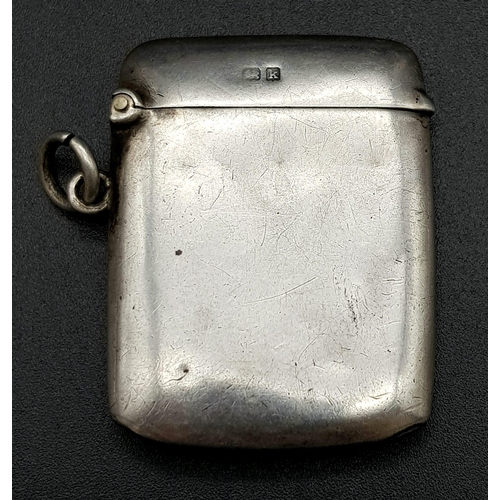 220 - An Antique Silver Vesta Case. Hallmarks for Birmingham 1909. Makers mark of Deakin and Francis. 3 x ... 