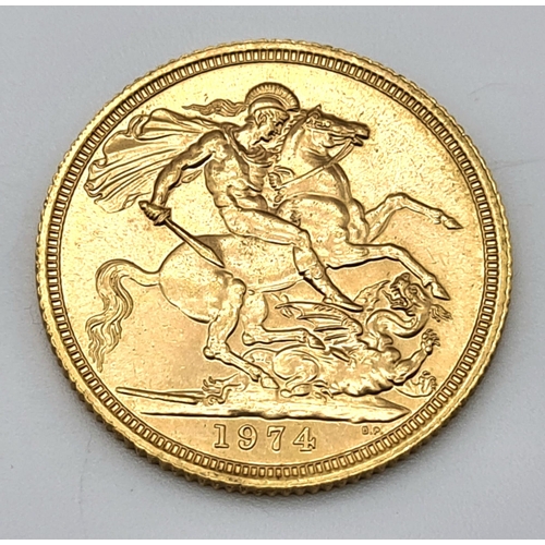 9 - A 1974 Queen Elizabeth II Full Gold Sovereign Coin. 8g.