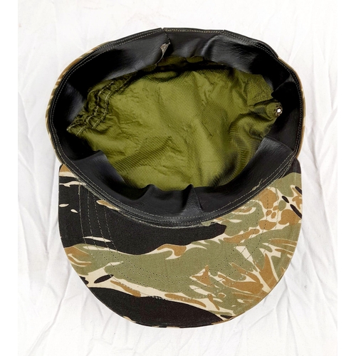 658 - Vietnam War Era U.S.M.C 3 Pointer Cap.