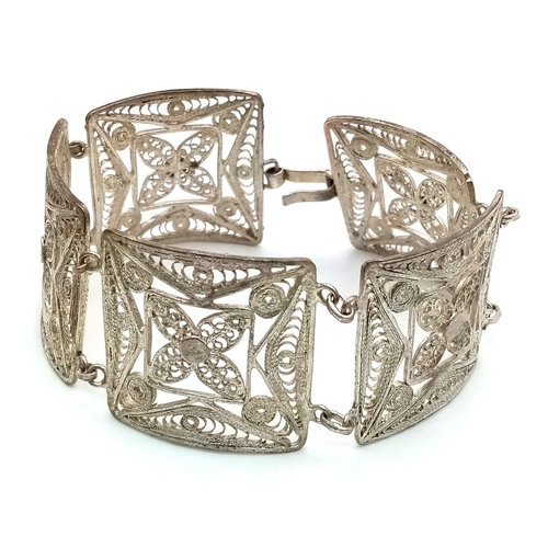 562 - Antique Highly Detailed Silver Filigree Bracelet 20cm length