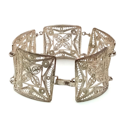 562 - Antique Highly Detailed Silver Filigree Bracelet 20cm length