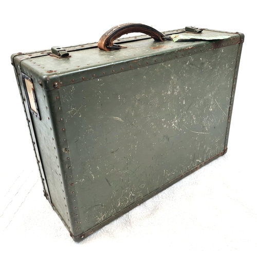 735 - WW2 USAF Pilots Flying Kit Case.