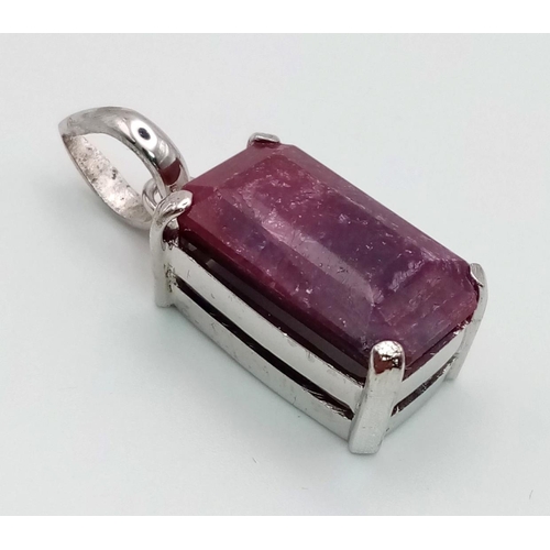 452 - 925 Silver Ruby Pendant, Ruby 30 Ct.