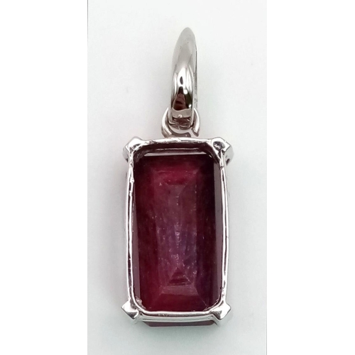 452 - 925 Silver Ruby Pendant, Ruby 30 Ct.