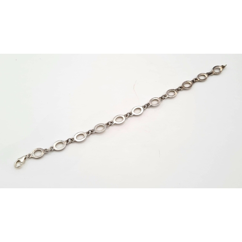 968 - STERLING SILVER OVAL LINK BRACELET. 6.5G.