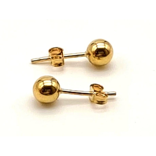 647 - PAIR OF 9K YELLOW GOLD BALL STUD EARRINGS 0.4G