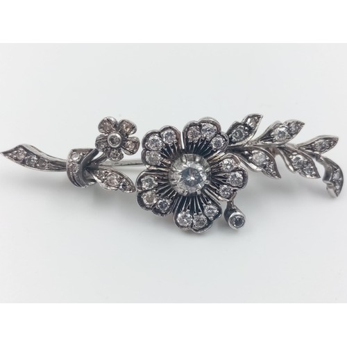 733 - A Victorian 15K Gold and Rose-Cut Diamond Floral Brooch. Beautifully designed - 1.5ct. 5.5cm. 7.33g ... 