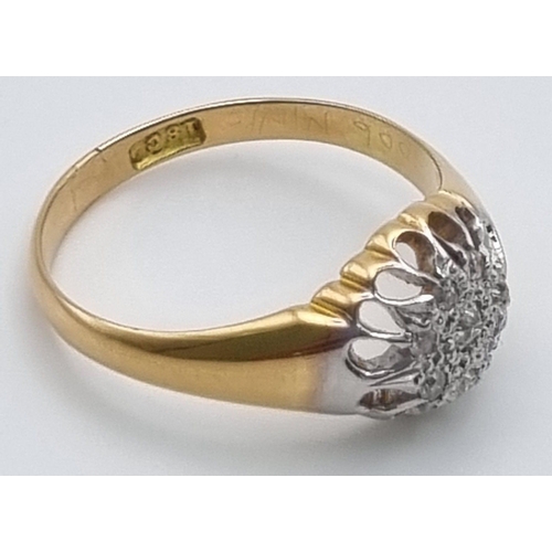 691 - An 18K Yellow Gold Diamond Cluster Ring. Size O.
3.61g total weight.