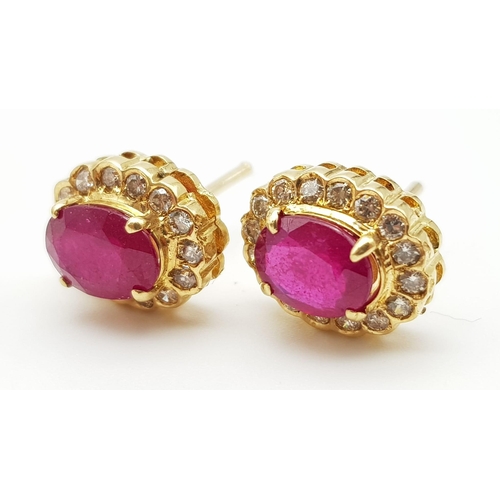 545 - A Glorious 14K Yellow Gold, Ruby and Diamond Jewellery Set - All with an identical wonderful design ... 