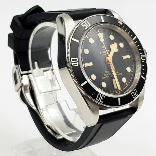 86 - A TUDOR BLACK BAY CHRONOGRAPH GENTS WATCH AS NEW IN ORIGINAL BOX WITH PAPERS AND SPARE STRAP. 40mm
8... 