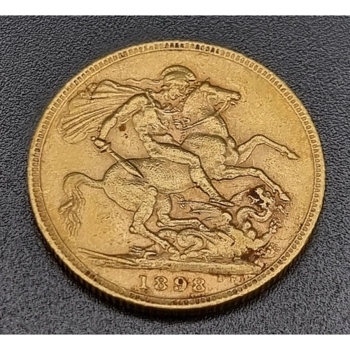 18 - An 1898 22k Gold Full Sovereign Coin. 8g.