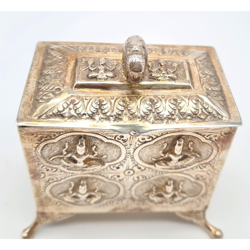 584 - AN EARLY 19TH CENTURY SOLID SILVER BURMESE/INDIAN TEA CADDY WITH HAND MADE ELEPHANT FINIAL TO LID WI... 