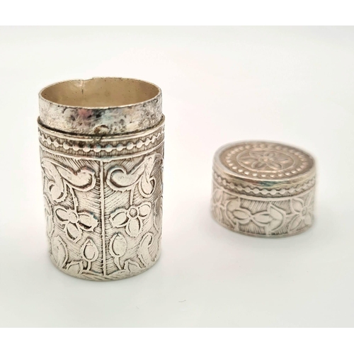 930 - A VINTAGE SOLID SILVER CYLINDER PILL BOX . 3.5 X 2.5.