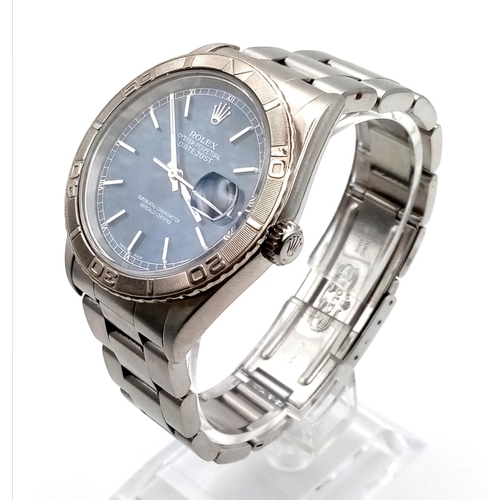 606 - A gents, stainless steel ROLEX DATEJUST watch. 36 mm dial, blue face, bezel with chronometer appeara... 