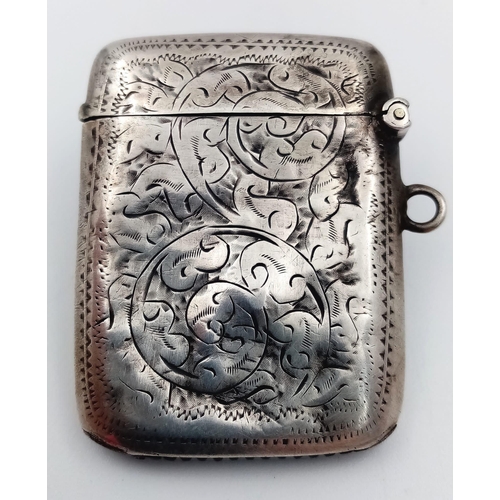 1184 - Antique Silver vesta case, hallmakers of Birmingham 1914 makers mark of Thomas Bishton 3.5cm x 4.5cm