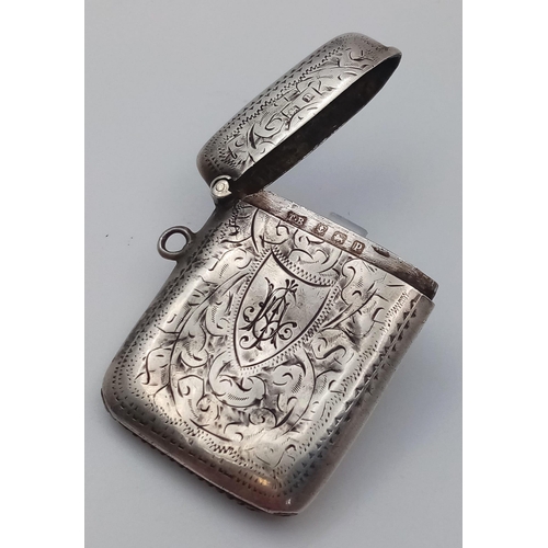 1184 - Antique Silver vesta case, hallmakers of Birmingham 1914 makers mark of Thomas Bishton 3.5cm x 4.5cm