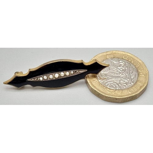 1144 - An Antique Solid Silver Enamel Brooch with Graduated Seed Pear Decoration. 4cm.