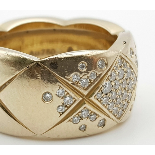 124 - A very attractive 18 K yellow gold ring with diamonds (0.46 carats total) by CHANEL. Ring size: N, t... 