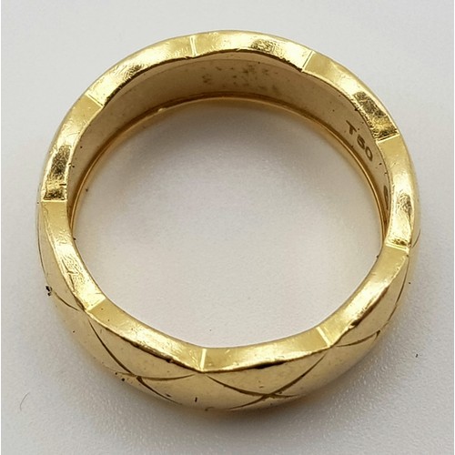 158 - An 18 K yellow gold ring with diamonds by CHANEL, in original presentation box. Ring size: K, weight... 