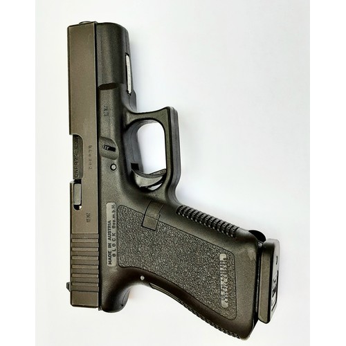 118 - A GENUINE GLOCK 9mm SEMI-AUTOMATIC PISTOL (DEACTIVATED) DROP OUT MAGAZINE AND DRY FIRING ACTION,  CO... 