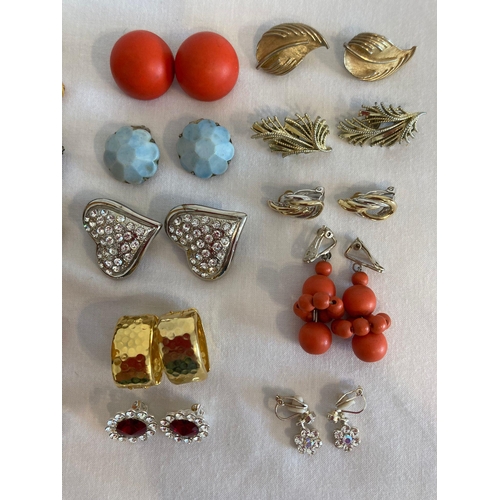 273 - Vintage selection of clip on earrings from 1950’s onwards. 20 pairs in total ,please see all photos ... 