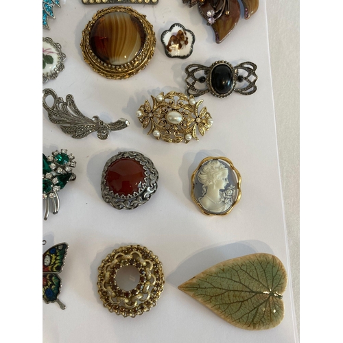 161 - Collection of Vintage brooches to include enamel, jewelled,multi stone, Cameo, glass, ceramic,silver... 